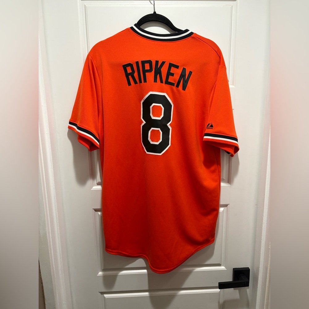 Cal Ripken Jr. #8 Baltimore Orioles Cooperstown Majestic Jersey - size Medium